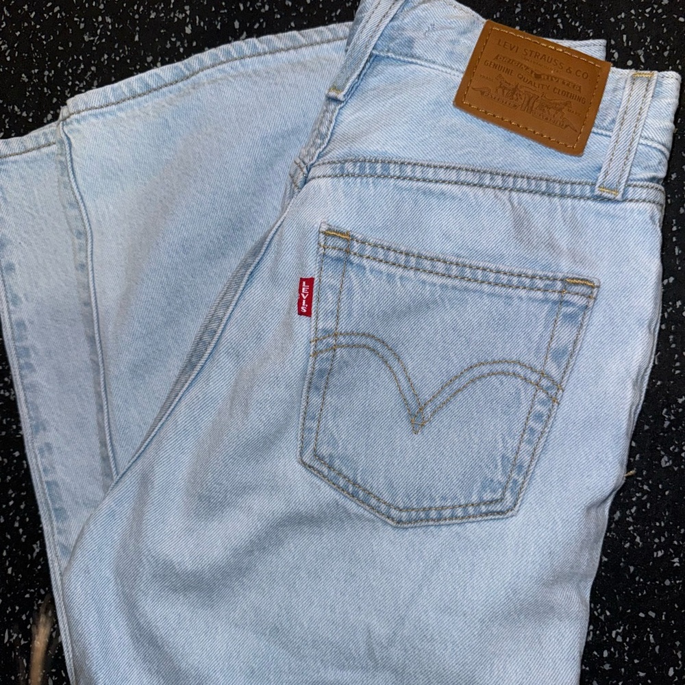 Levi’s Ribcage Straight Jean